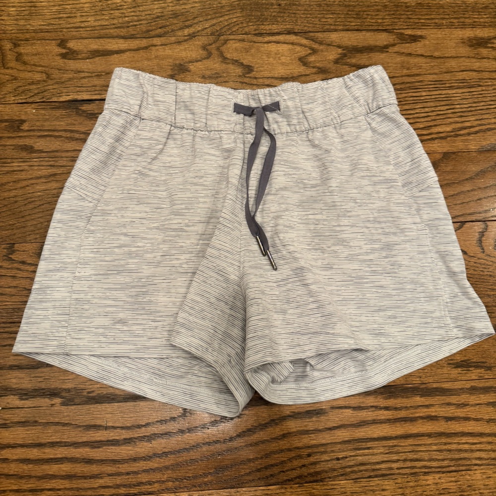 Lululemon Luon Drawstring Shorts Size 4 Gray Stripe